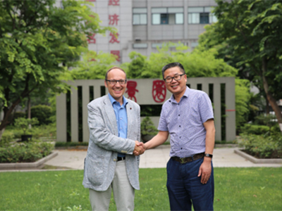 Foto Trace Software International inaugura el primer centro de enseñanza de diseño eléctrico inteligente elecworks™ de Hangzhou-Xiaoshan, China.